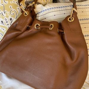 Gorgeous shoulder bag!